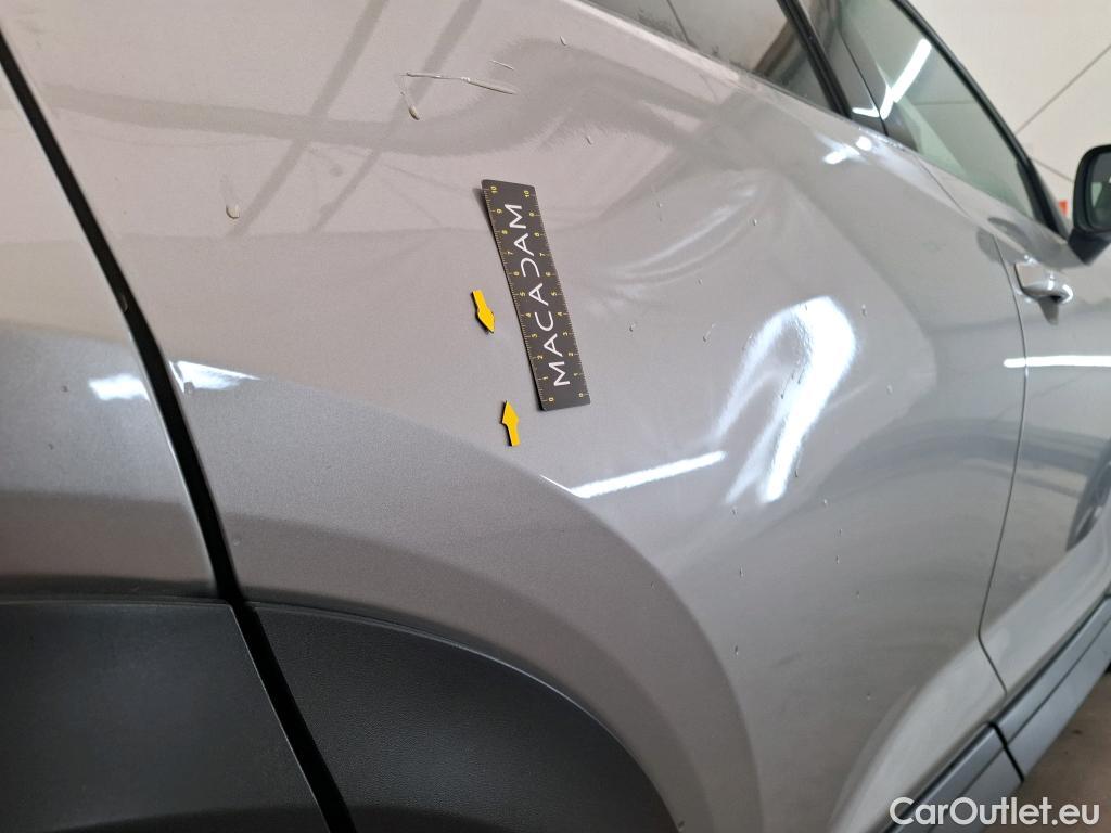  Nissan  Juke NISSAN  2019 5P Crossover Hybrid 143 Business #1