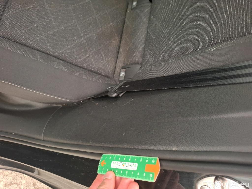  Volkswagen  Golf  VOLKSWAGEN / 2020 / 5P / Berline 1.5 TSI ACT OPF 130 BVM6 Life Busi 1st #32