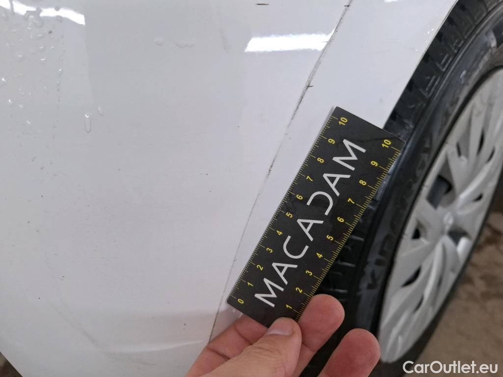  Toyota  Yaris TOYOTA  Hybride / 2019 / 5P / Berline Hybride 116h Dynamic Business Beyond Zer #35