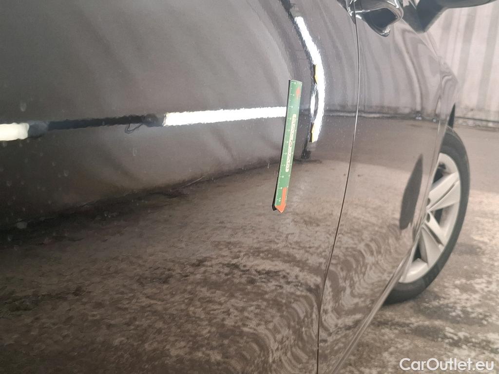  Volkswagen  Golf  VOLKSWAGEN / 2020 / 5P / Berline 1.5 TSI ACT OPF 130 BVM6 Life Busi 1st #16