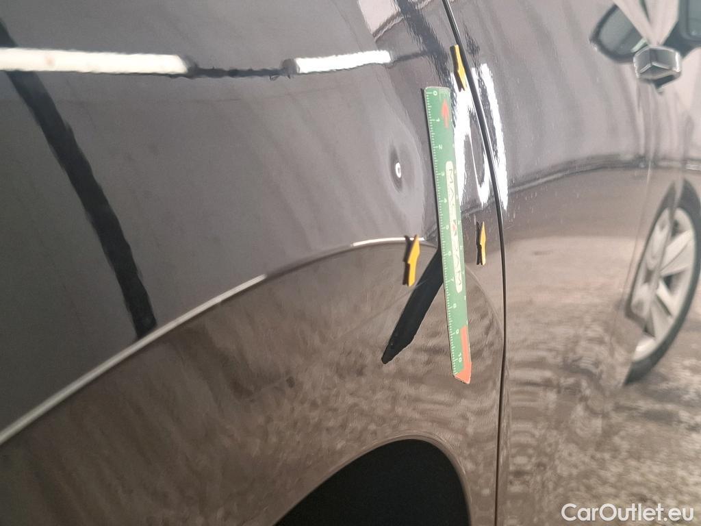  Volkswagen  Golf  VOLKSWAGEN / 2020 / 5P / Berline 1.5 TSI ACT OPF 130 BVM6 Life Busi 1st #7