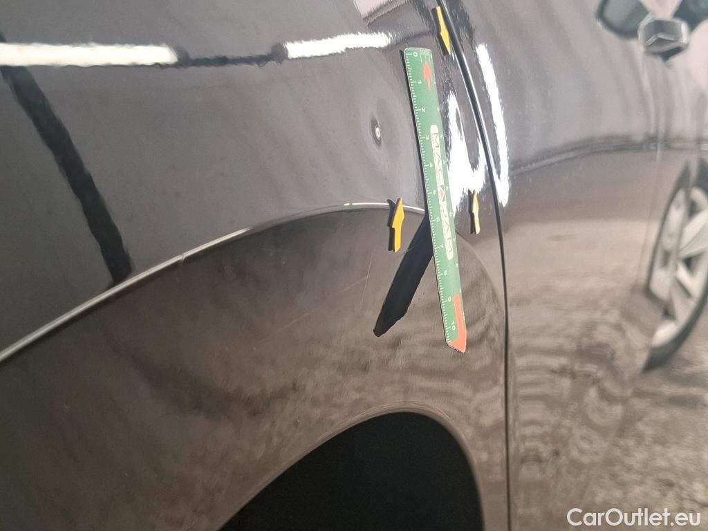  Volkswagen  Golf  VOLKSWAGEN / 2020 / 5P / Berline 1.5 TSI ACT OPF 130 BVM6 Life Busi 1st #8