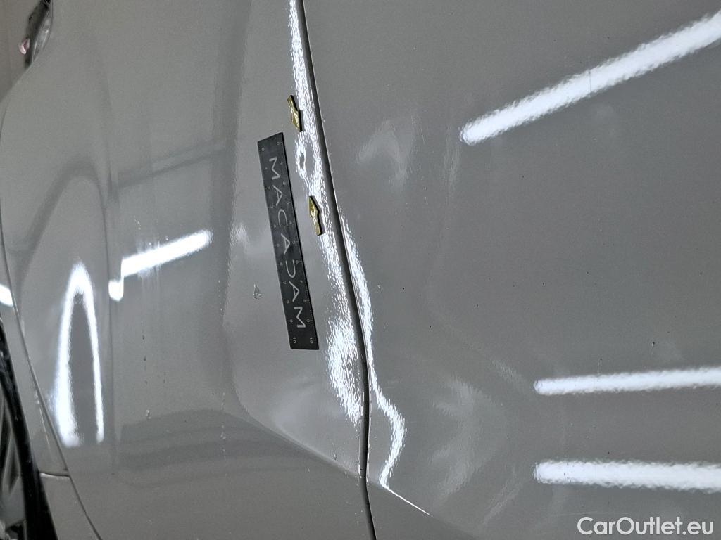  Toyota  Yaris TOYOTA  Hybride / 2019 / 5P / Berline Hybride 116h Dynamic Business Beyond Zer #30