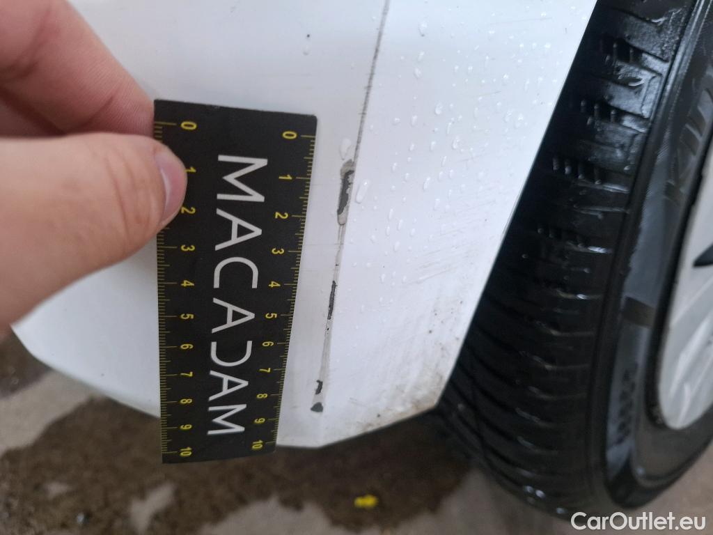  Toyota  Yaris TOYOTA  Hybride / 2019 / 5P / Berline Hybride 116h Dynamic Business Beyond Zer #34