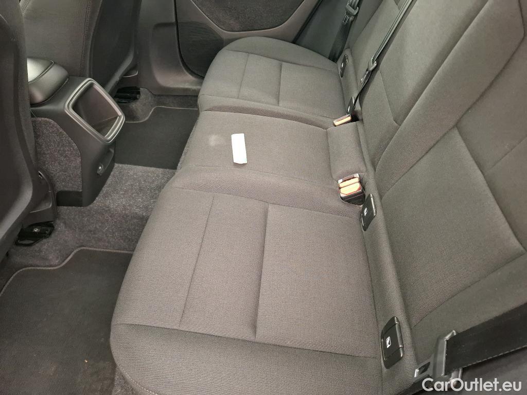  Volvo  XC 40 VOLVO XC40 / 2017 / 5P / SUV T2 129 BM6 Momentum Essentiel #3