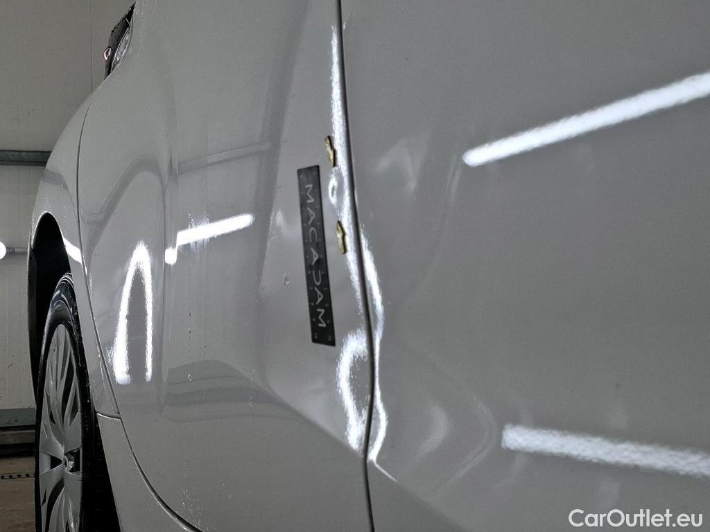  Toyota  Yaris TOYOTA  Hybride / 2019 / 5P / Berline Hybride 116h Dynamic Business Beyond Zer #29