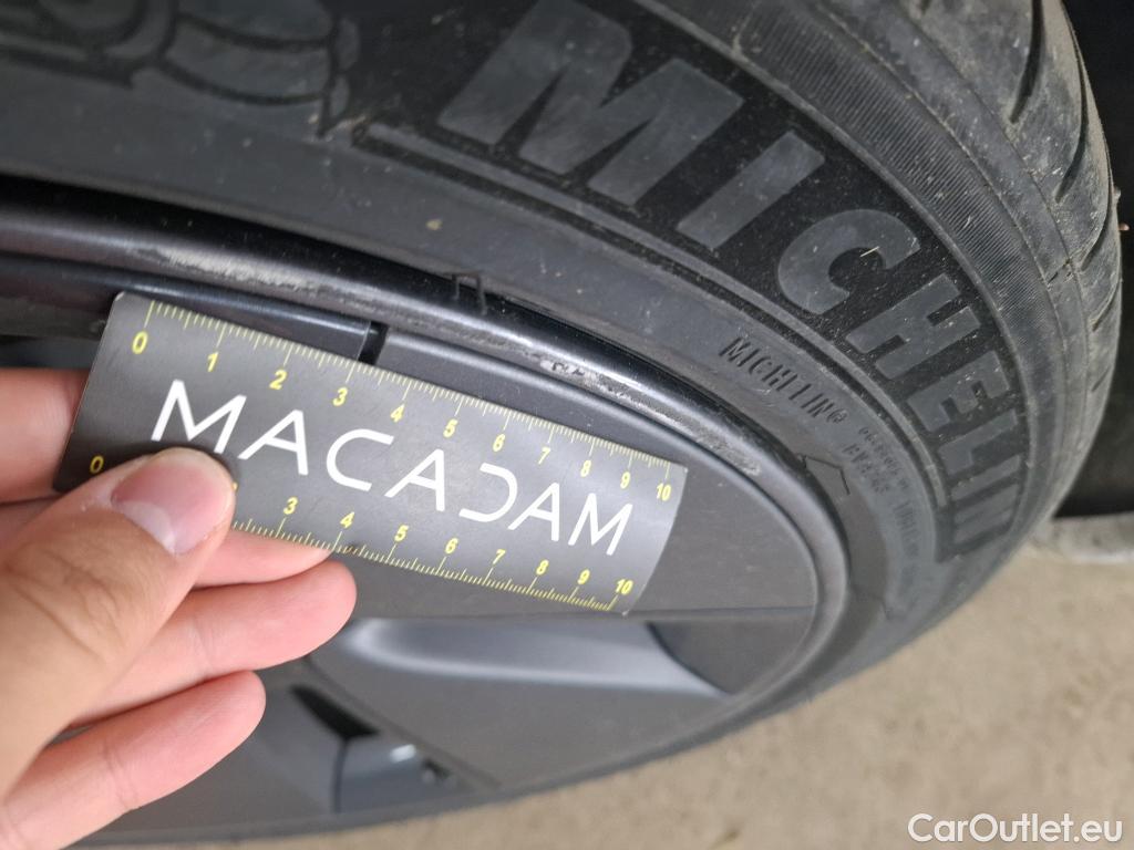  Tesla  Model 3 TESLA  / 2018 / 4P / Berline Grande Autonomie #8