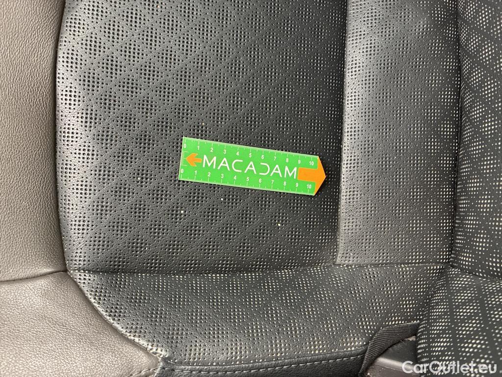  Toyota  C-HR TOYOTA  / 2016 / 5P / SUV 1.8 HYBRIDE 122 DISTINCTIVE #9