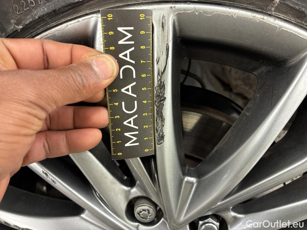  Toyota  C-HR TOYOTA  / 2016 / 5P / SUV 1.8 HYBRIDE 122 DISTINCTIVE #3