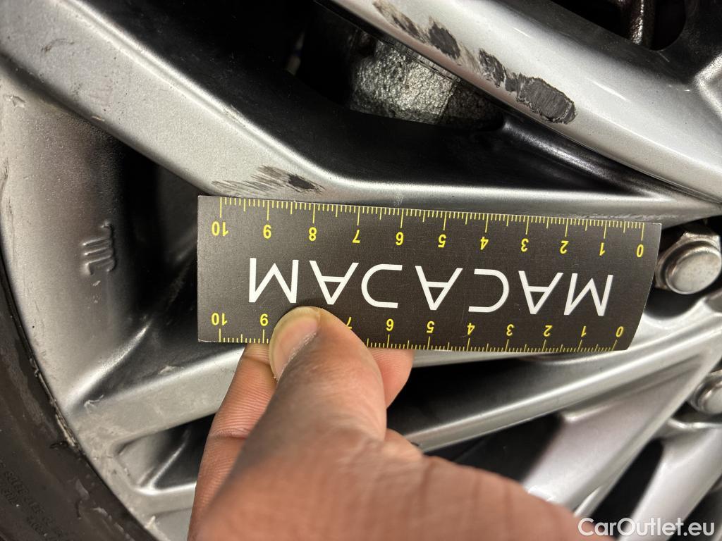  Toyota  C-HR TOYOTA  / 2016 / 5P / SUV 1.8 HYBRIDE 122 DISTINCTIVE #6