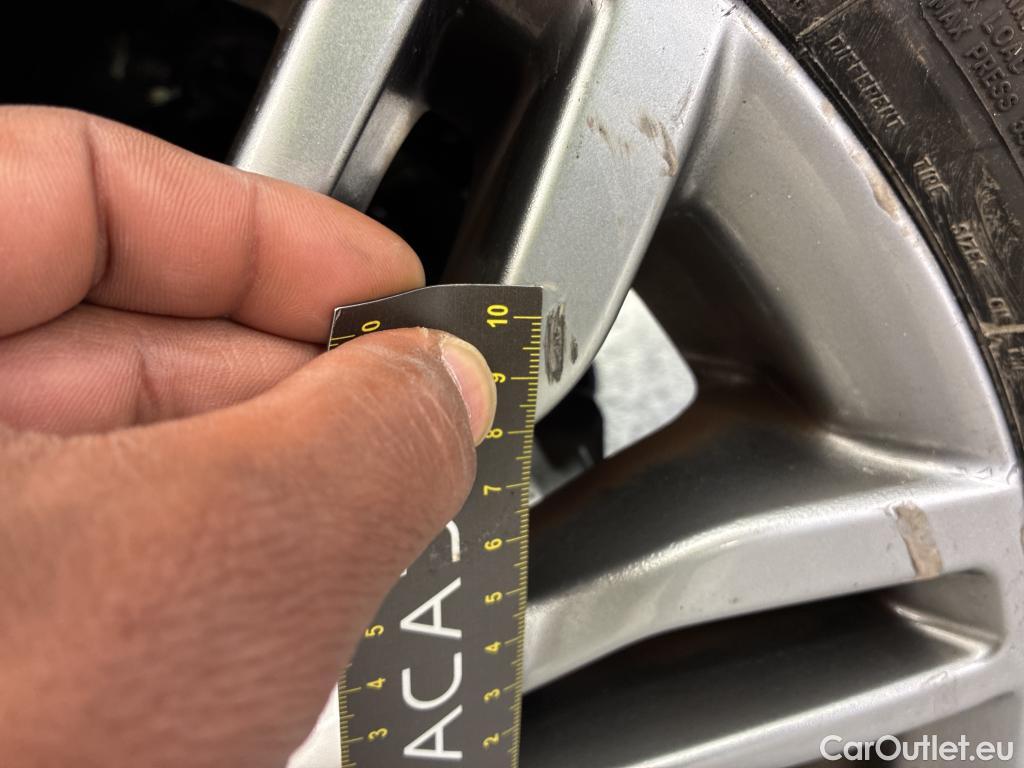  Toyota  C-HR TOYOTA  / 2016 / 5P / SUV 1.8 HYBRIDE 122 DISTINCTIVE #15