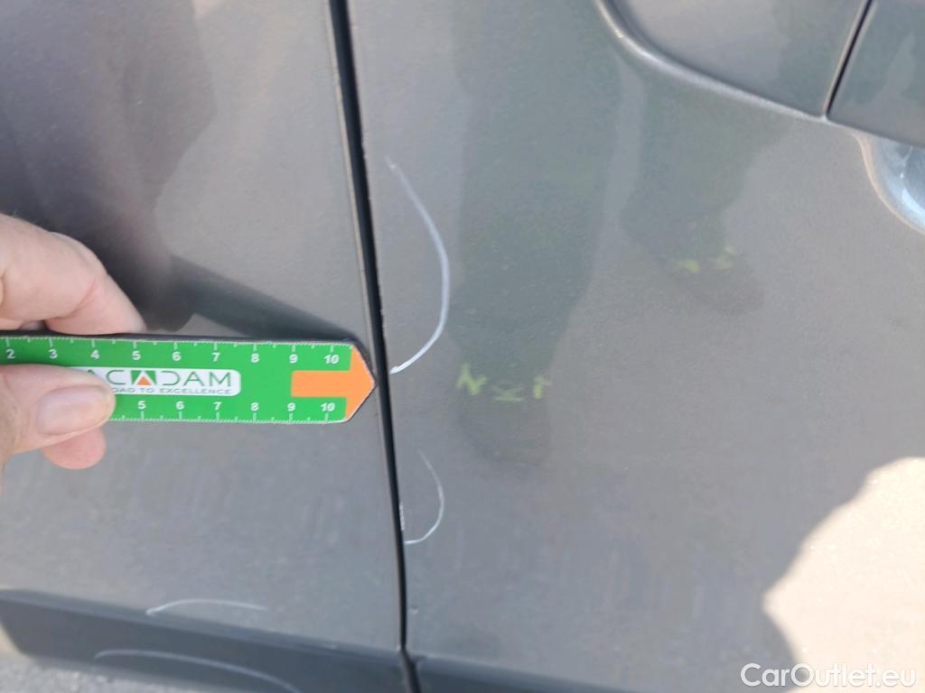  Citroen  C4 CITROEN  / 2020 / 5P / berlina con portón PureTech 130 S&S 6v Feel Pack #10