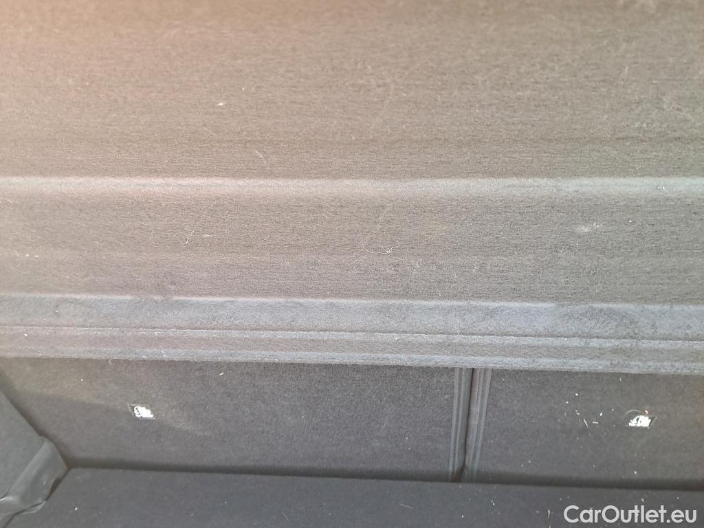  Citroen  C4 CITROEN  / 2020 / 5P / berlina con portón PureTech 130 S&S 6v Feel Pack #1