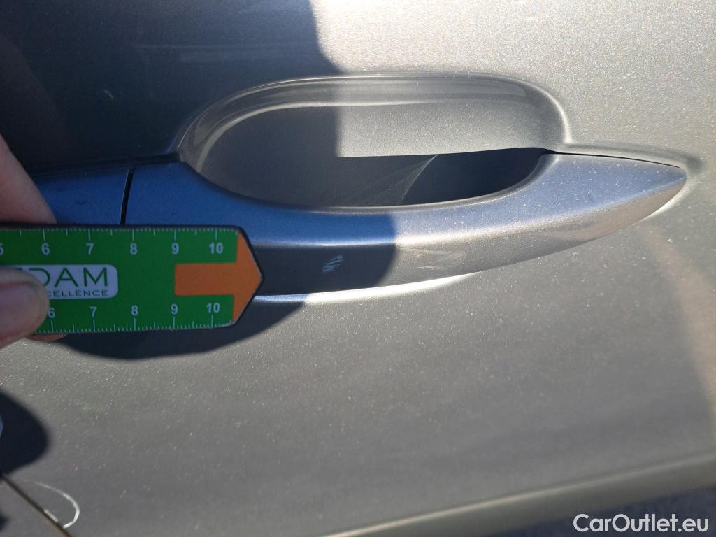  Citroen  C4 CITROEN  / 2020 / 5P / berlina con portón PureTech 130 S&S 6v Feel Pack #26