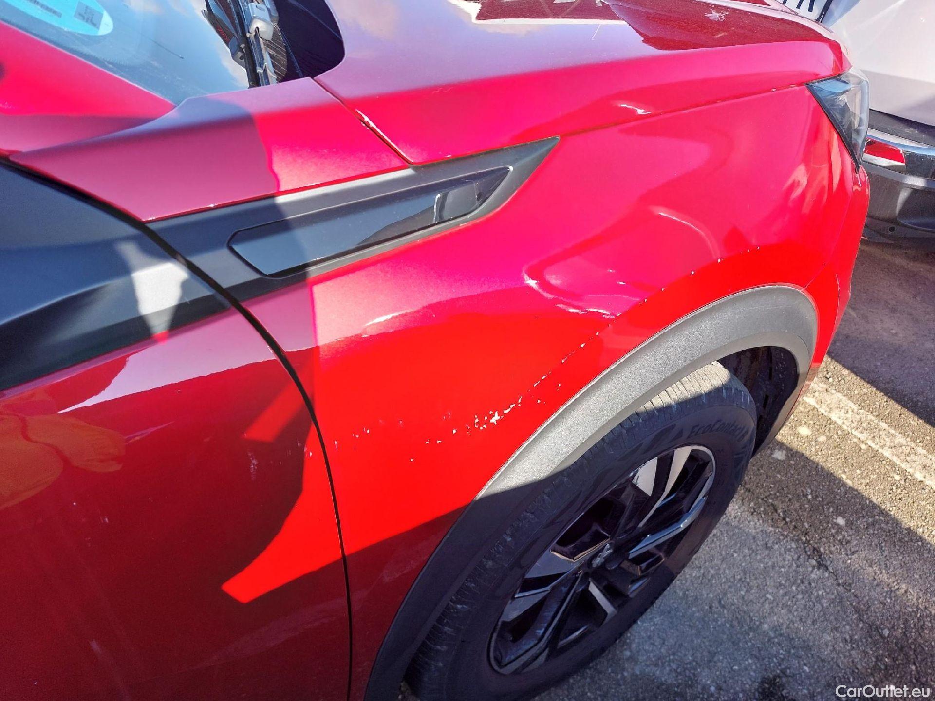  Peugeot  2008 PEUGEOT  / 2019 / 5P / todoterreno Allure Puretech 130 S&S EAT8 #26