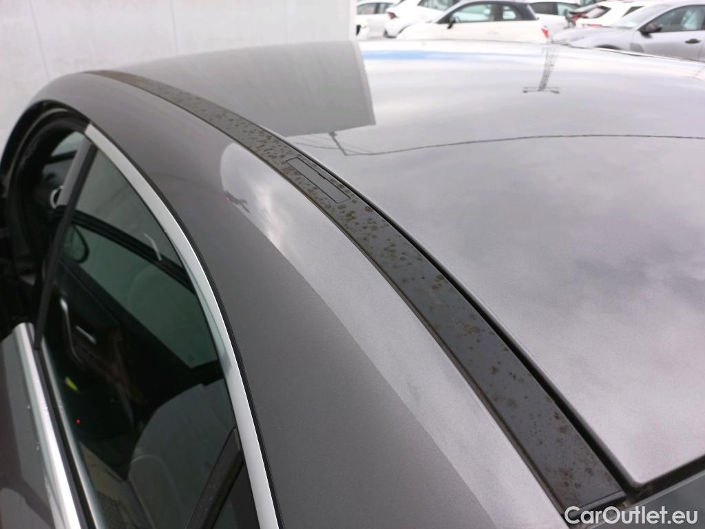  Mercedes  A-Klasse MERCEDES-BENZ Clase A / 2018 / 4P / sedán Sedán A 250 e #39