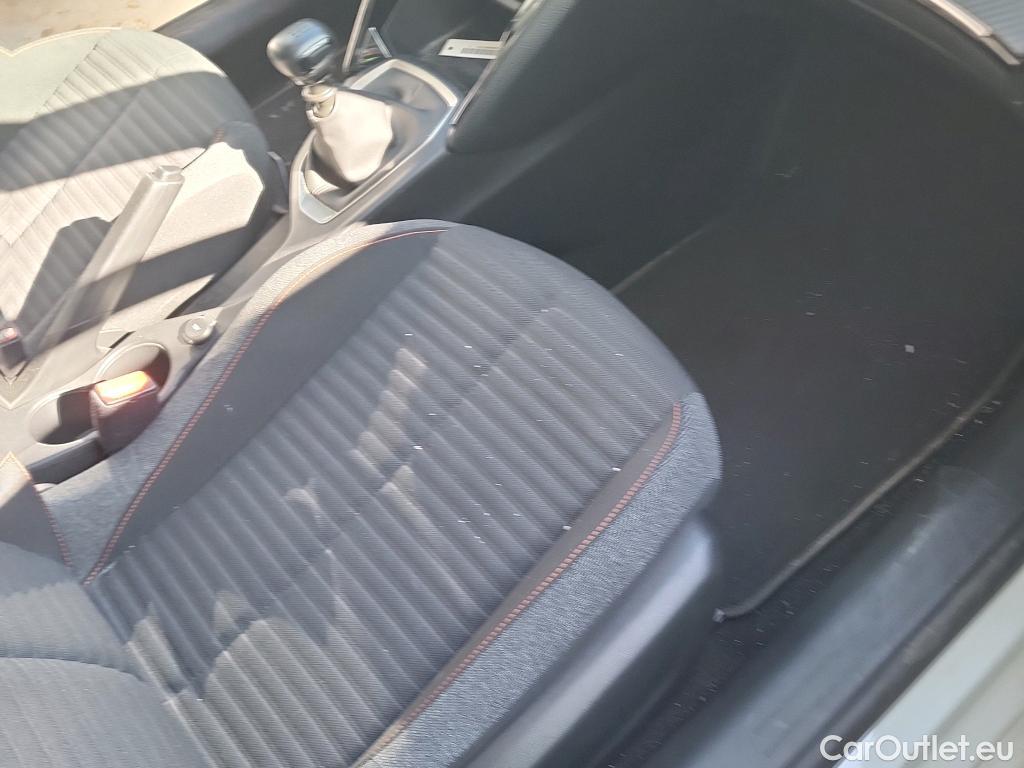  Peugeot  208 PEUGEOT  / 2019 / 5P / berlina con portón BlueHDi 73kW (100CV) Active Pack (AC) #21