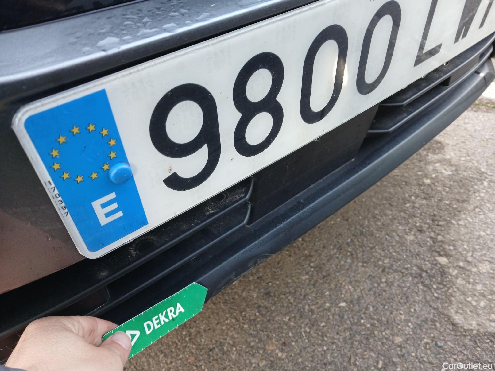  Nissan  Juke NISSAN  / 2019 / 5P / crossover DIG-T 84 kW (114 CV) DCT 7 V N-Connecta (AC2) #2