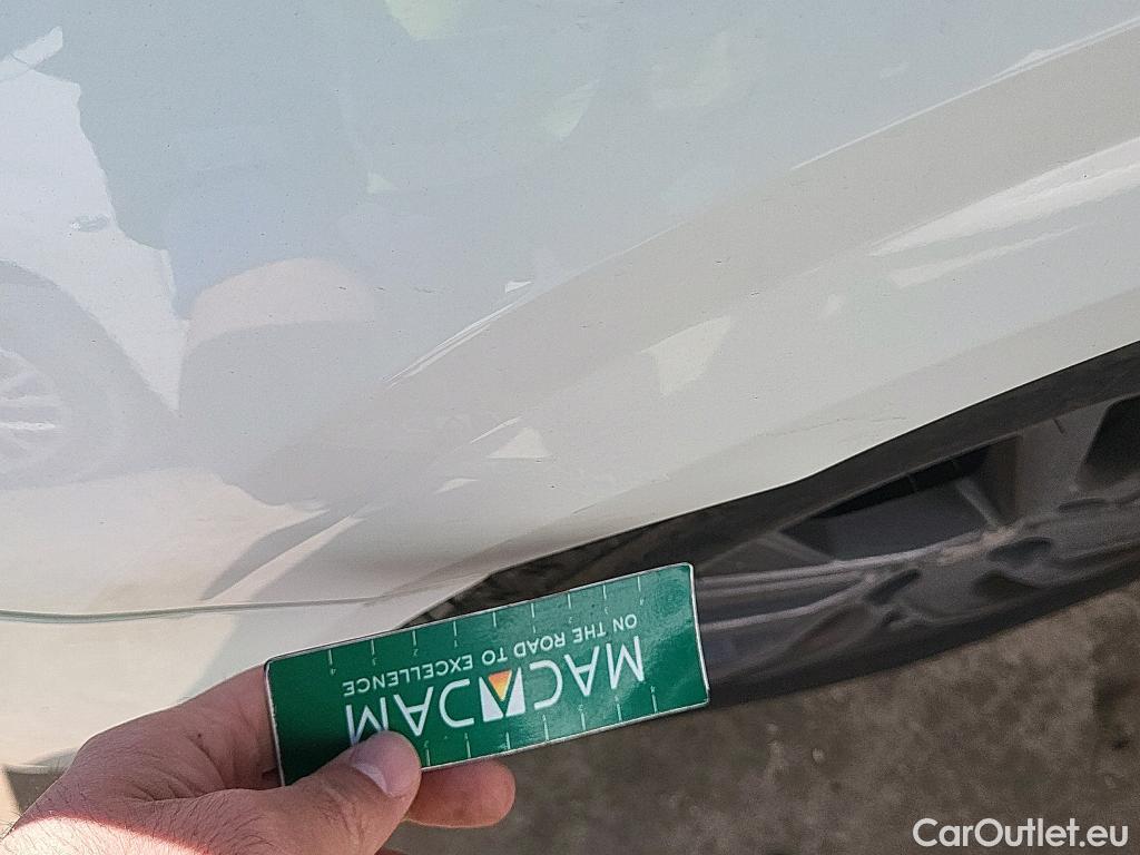  Peugeot  208 PEUGEOT  / 2019 / 5P / berlina con portón BlueHDi 73kW (100CV) Active Pack (AC) #6