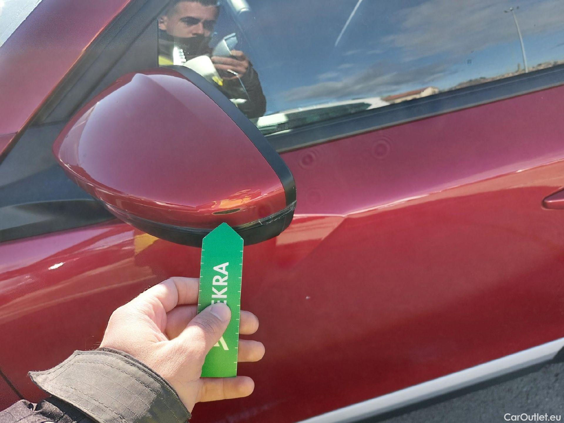  Peugeot  2008 PEUGEOT  / 2019 / 5P / todoterreno Allure Puretech 130 S&S EAT8 #7