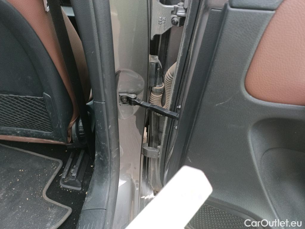  Mercedes  A-Klasse MERCEDES-BENZ Clase A / 2018 / 4P / sedán Sedán A 250 e #28