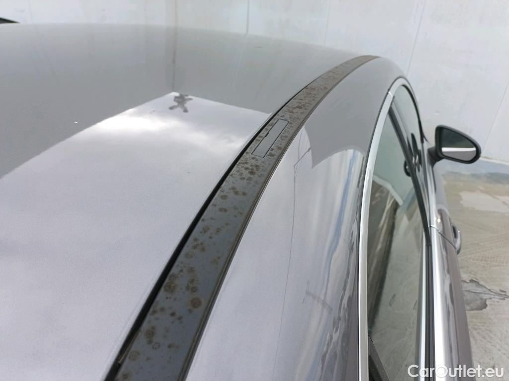  Mercedes  A-Klasse MERCEDES-BENZ Clase A / 2018 / 4P / sedán Sedán A 250 e #38