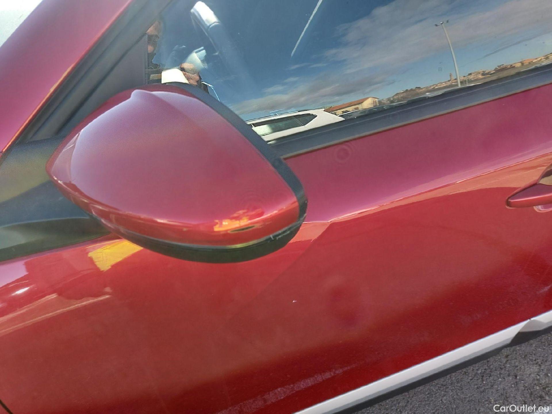  Peugeot  2008 PEUGEOT  / 2019 / 5P / todoterreno Allure Puretech 130 S&S EAT8 #8