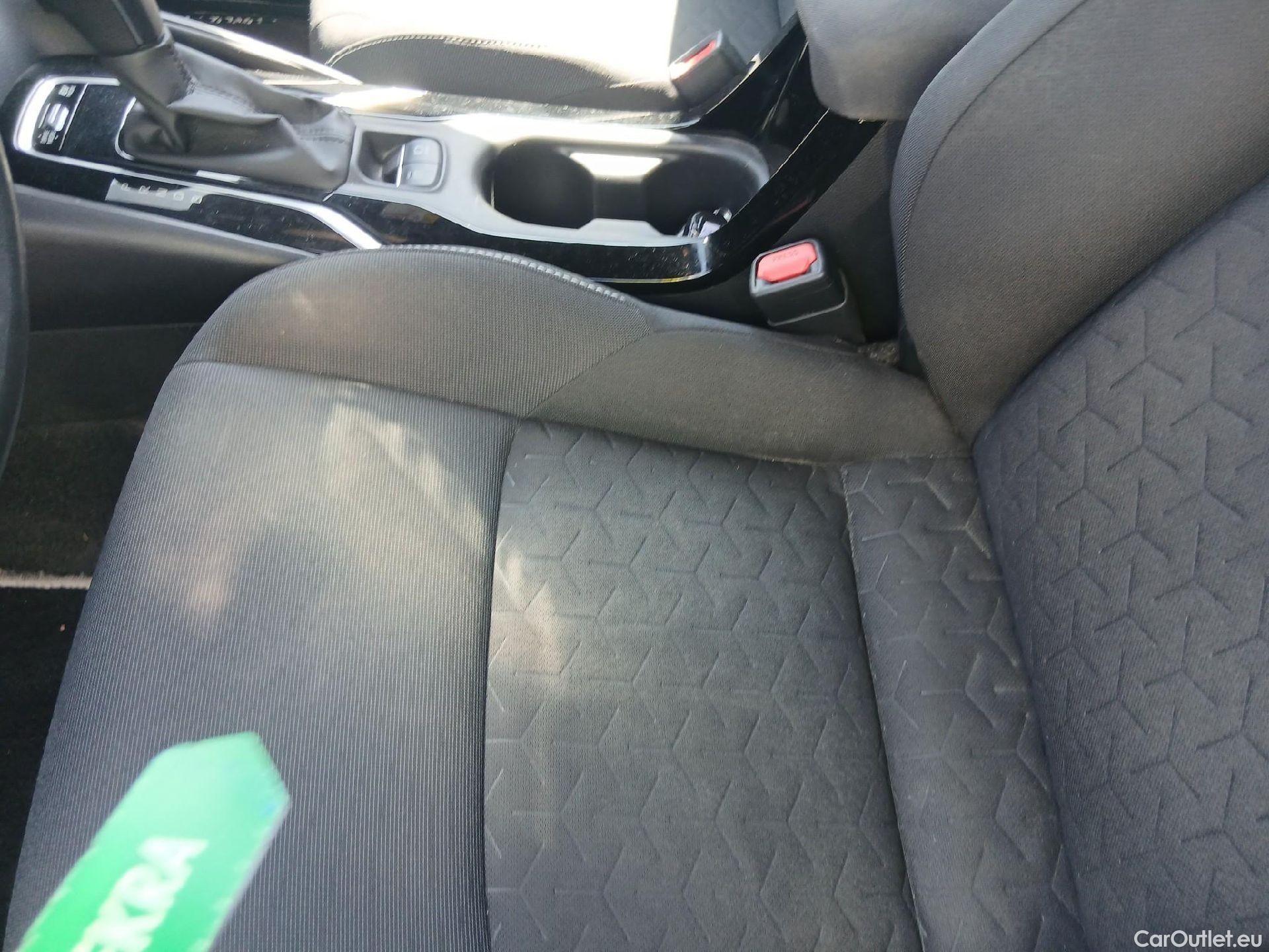  Toyota  Corolla TOYOTA  / 2019 / 5P / familiar 1.8 125H ACTIVE TECH E-CVT TOU SPORT #25