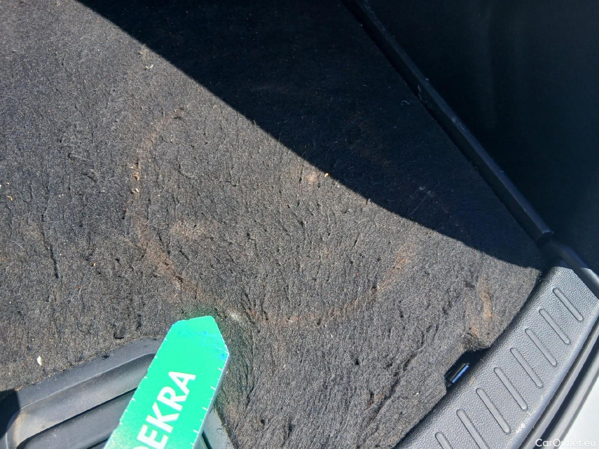  Toyota  Corolla TOYOTA  / 2019 / 5P / familiar 1.8 125H ACTIVE TECH E-CVT TOU SPORT #44