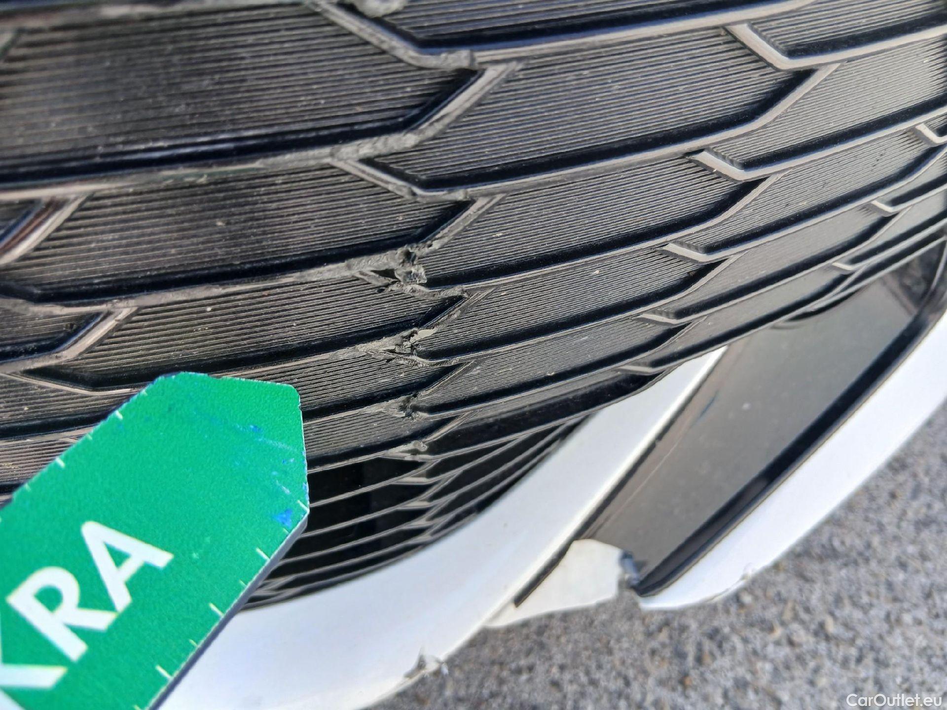  Toyota  Corolla TOYOTA  / 2019 / 5P / familiar 1.8 125H ACTIVE TECH E-CVT TOU SPORT #12