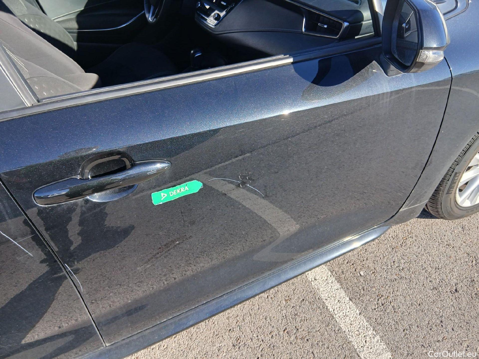  Toyota  Corolla TOYOTA  / 2019 / 5P / familiar 140H Active Plus Touring Sport #29