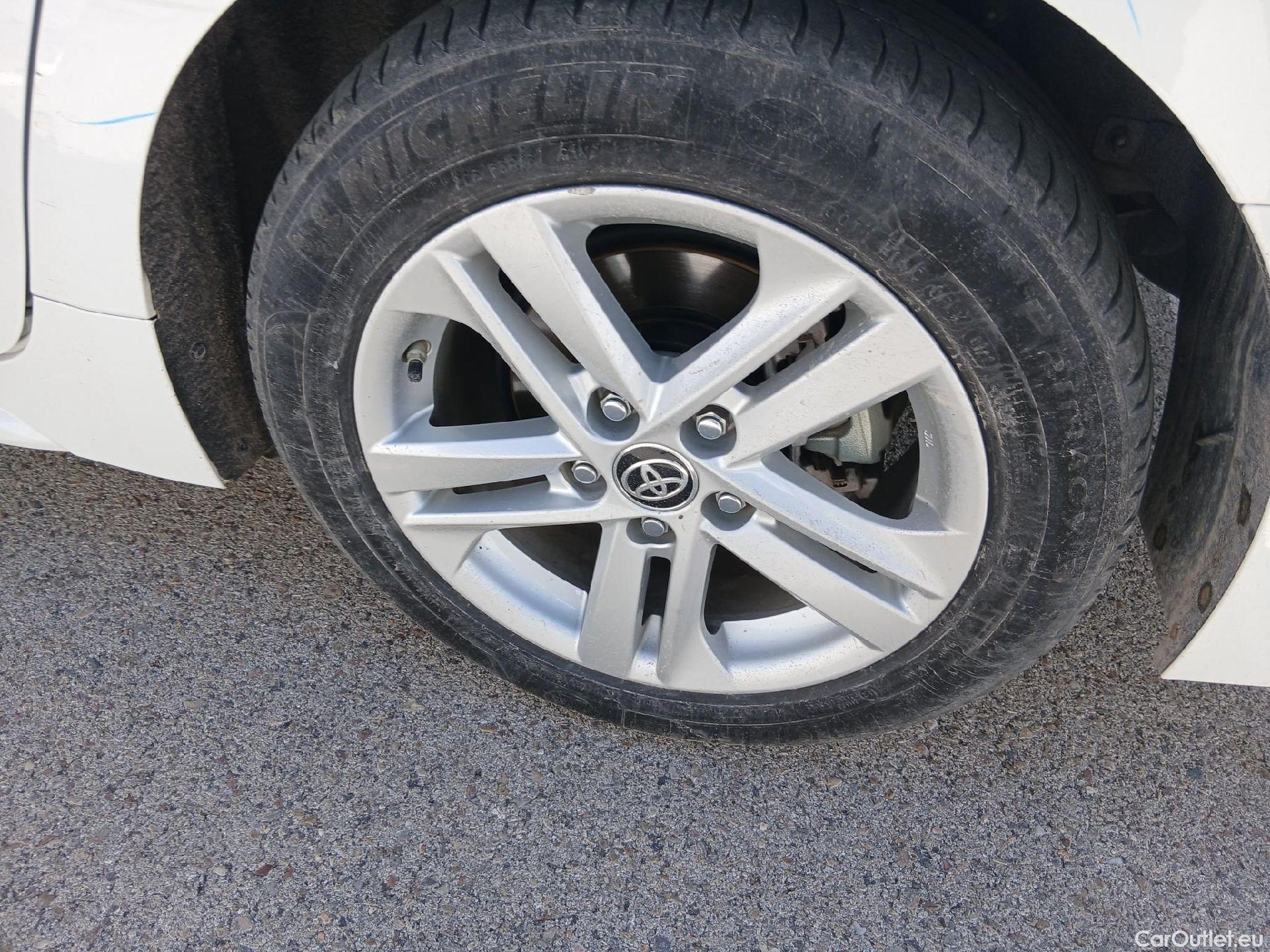  Toyota  Corolla TOYOTA  / 2019 / 5P / familiar 1.8 125H ACTIVE TECH E-CVT TOU SPORT #30