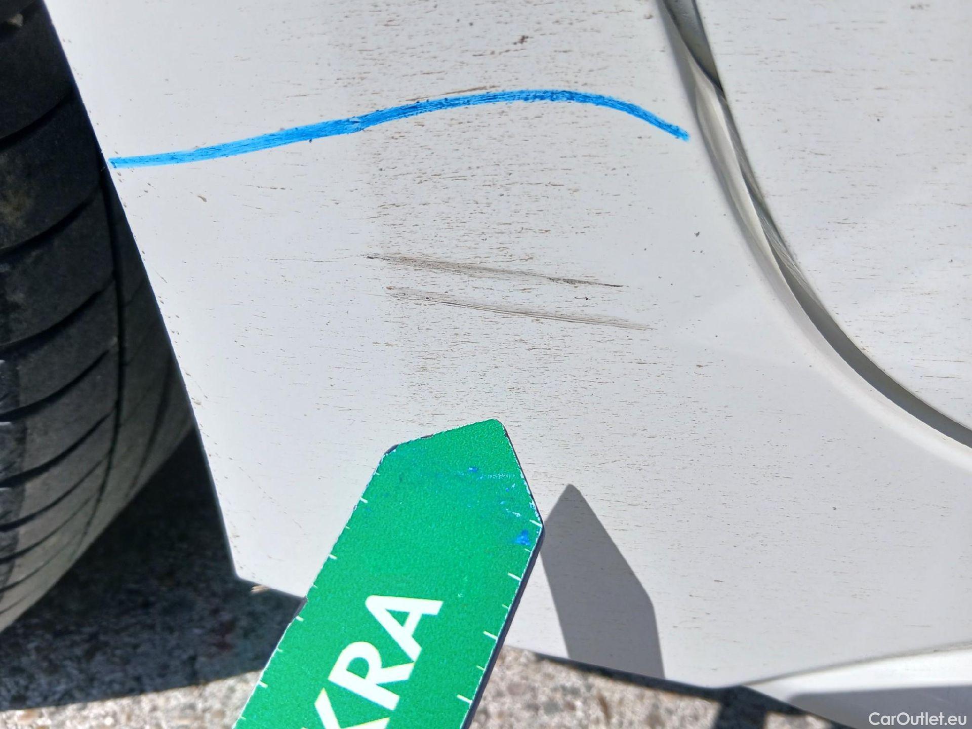  Toyota  Corolla TOYOTA  / 2019 / 5P / familiar 1.8 125H ACTIVE TECH E-CVT TOU SPORT #52