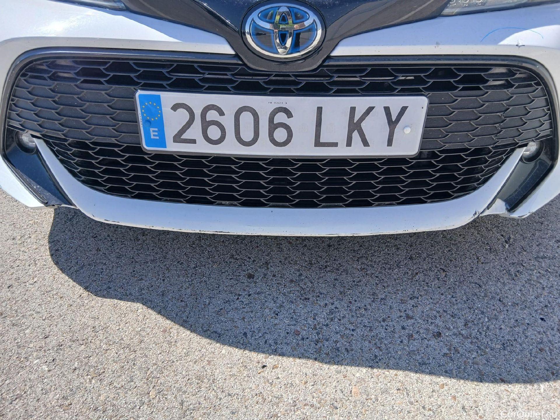  Toyota  Corolla TOYOTA  / 2019 / 5P / familiar 1.8 125H ACTIVE TECH E-CVT TOU SPORT #6