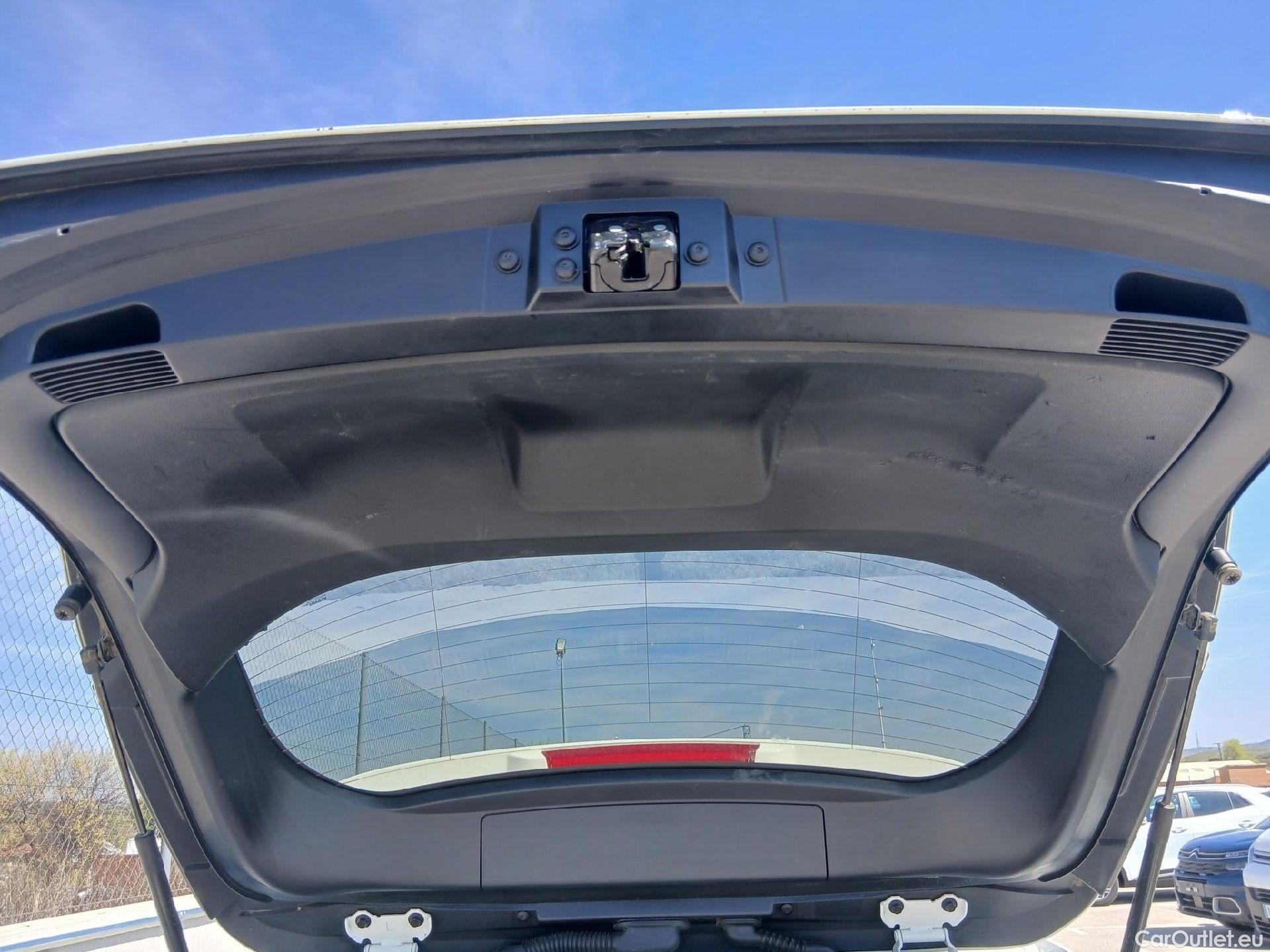  Toyota  Corolla TOYOTA  / 2019 / 5P / familiar 1.8 125H ACTIVE TECH E-CVT TOU SPORT #37