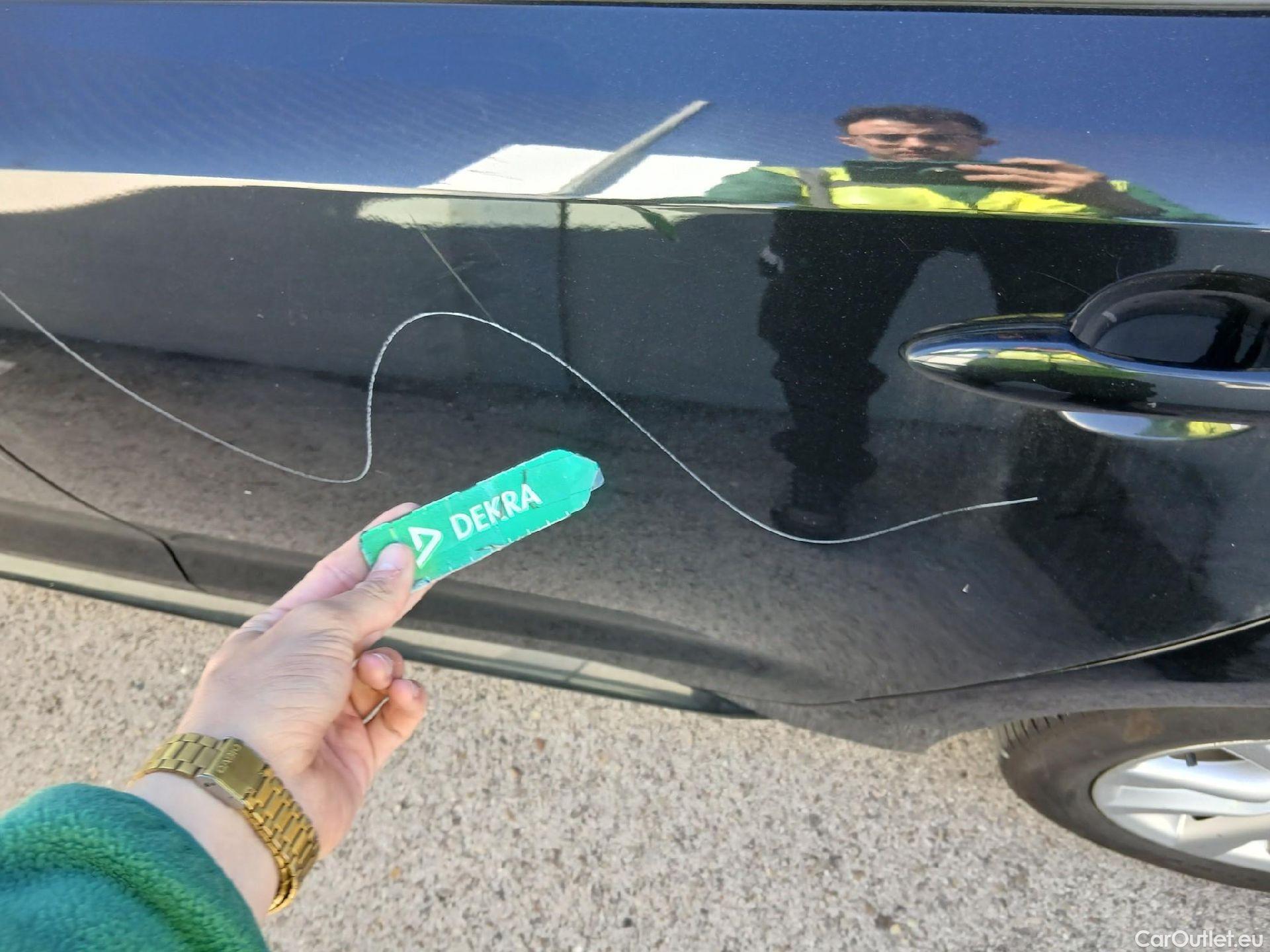  Toyota  Corolla TOYOTA  / 2019 / 5P / familiar 140H Active Plus Touring Sport #13