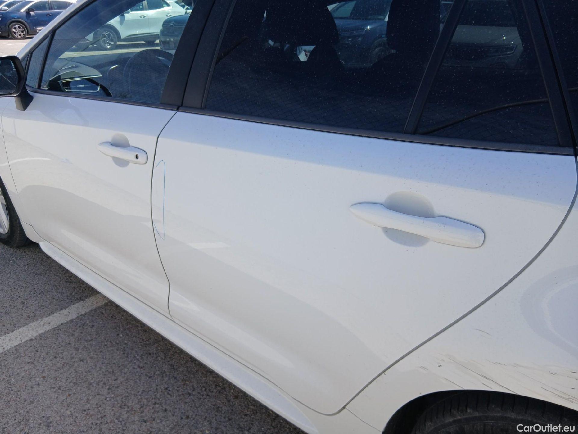  Toyota  Corolla TOYOTA  / 2019 / 5P / familiar 1.8 125H ACTIVE TECH E-CVT TOU SPORT #21