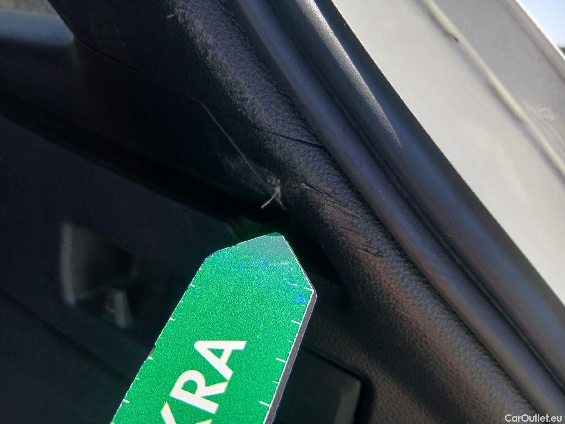  Toyota  Corolla TOYOTA  / 2019 / 5P / familiar 1.8 125H ACTIVE TECH E-CVT TOU SPORT #41