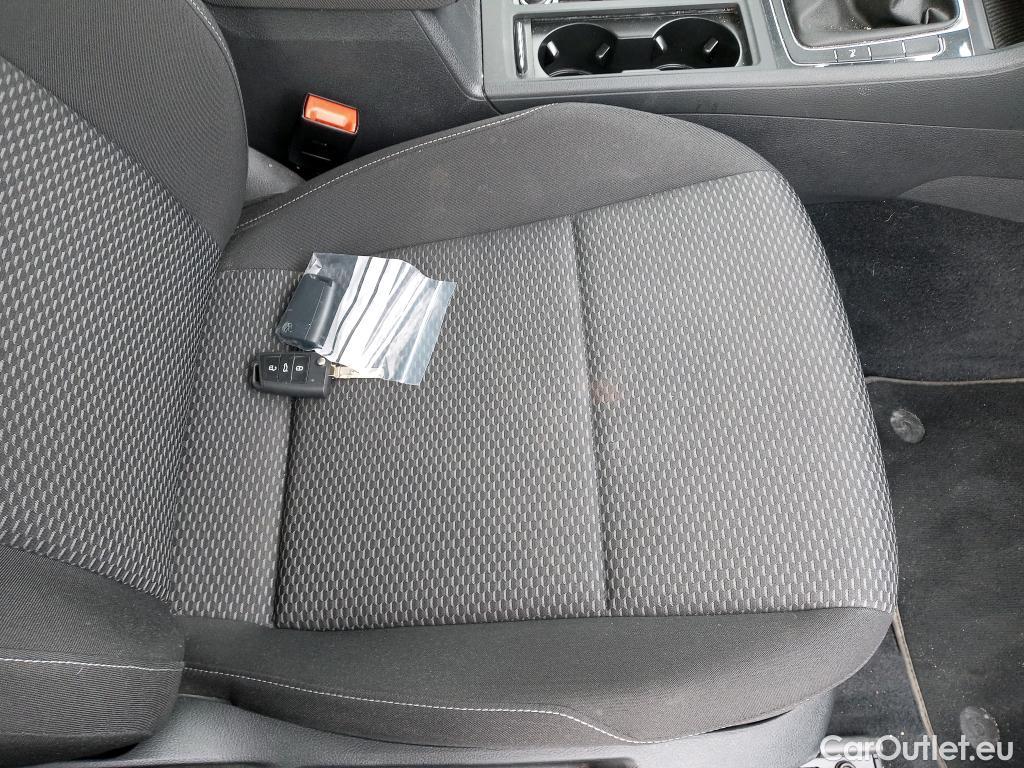  Volkswagen  Golf  VOLKSWAGEN / 2016 / 5P / berlina con portón Ready2Go 1.0 TSI 85kW (115CV) #4