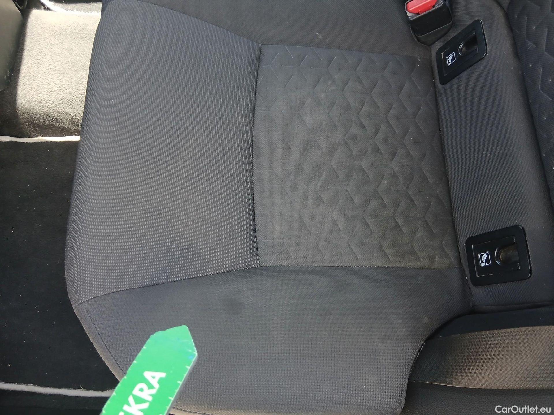  Toyota  Corolla TOYOTA  / 2019 / 5P / familiar 1.8 125H ACTIVE TECH E-CVT TOU SPORT #24