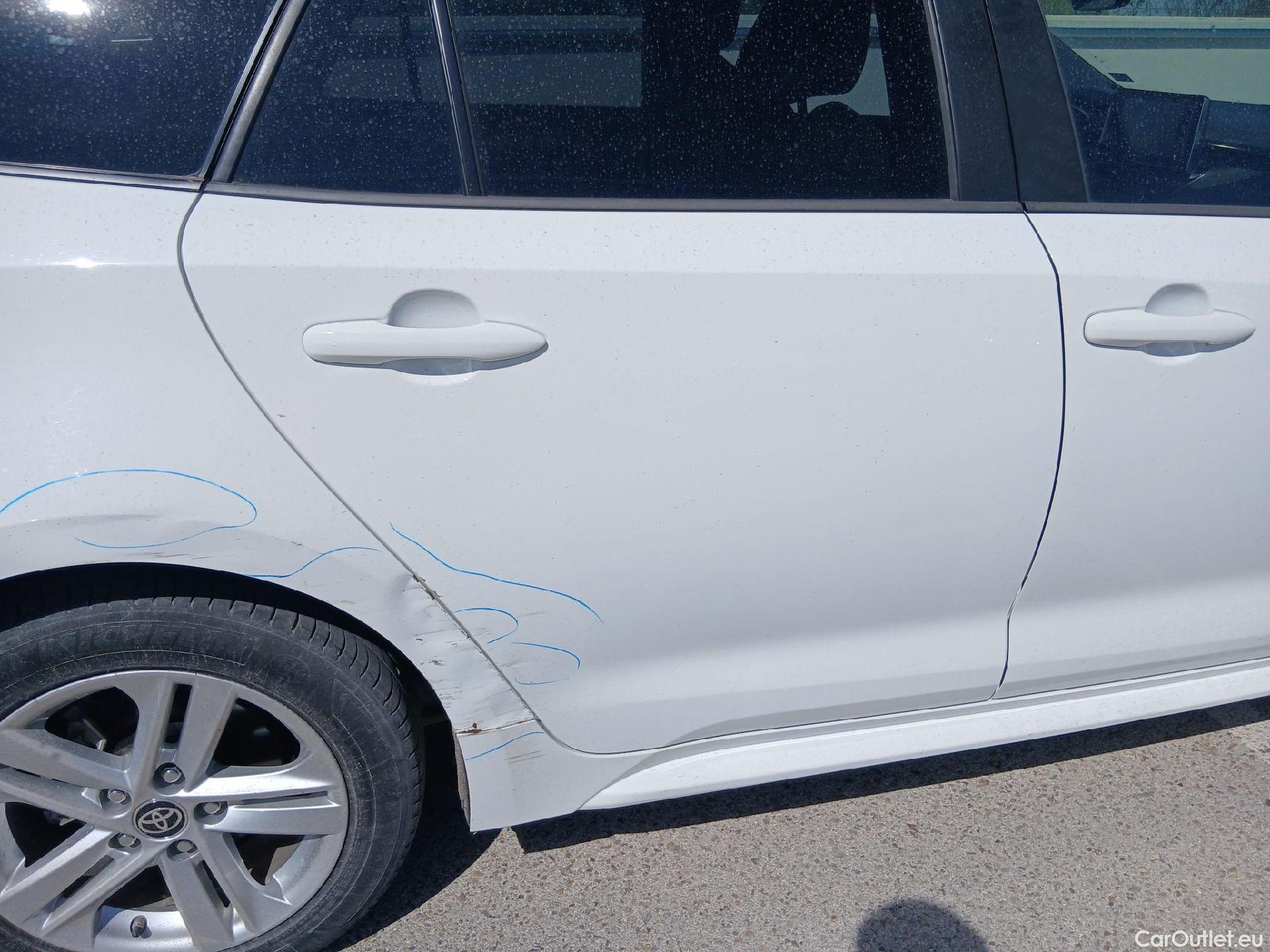  Toyota  Corolla TOYOTA  / 2019 / 5P / familiar 1.8 125H ACTIVE TECH E-CVT TOU SPORT #50