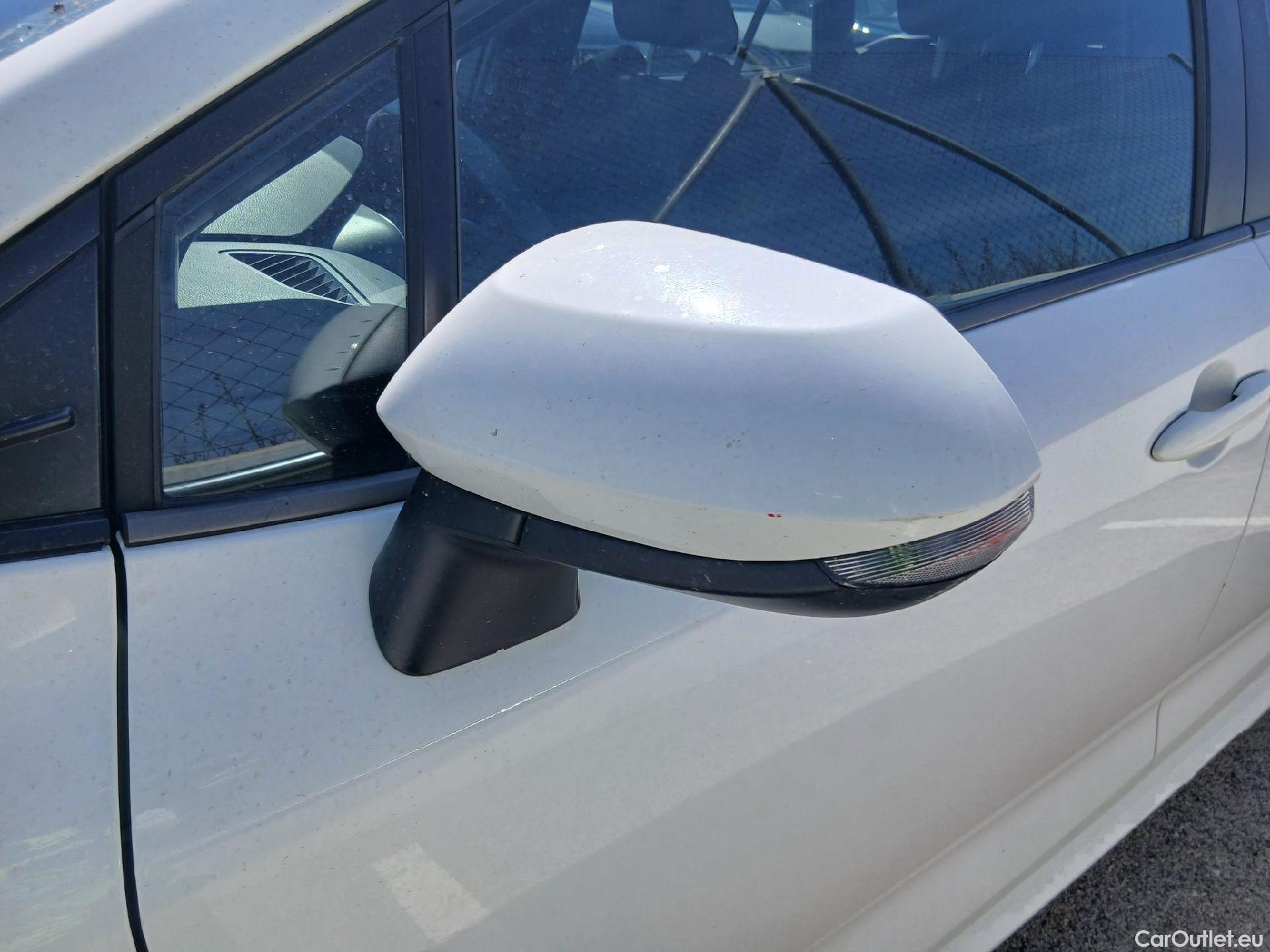  Toyota  Corolla TOYOTA  / 2019 / 5P / familiar 1.8 125H ACTIVE TECH E-CVT TOU SPORT #18