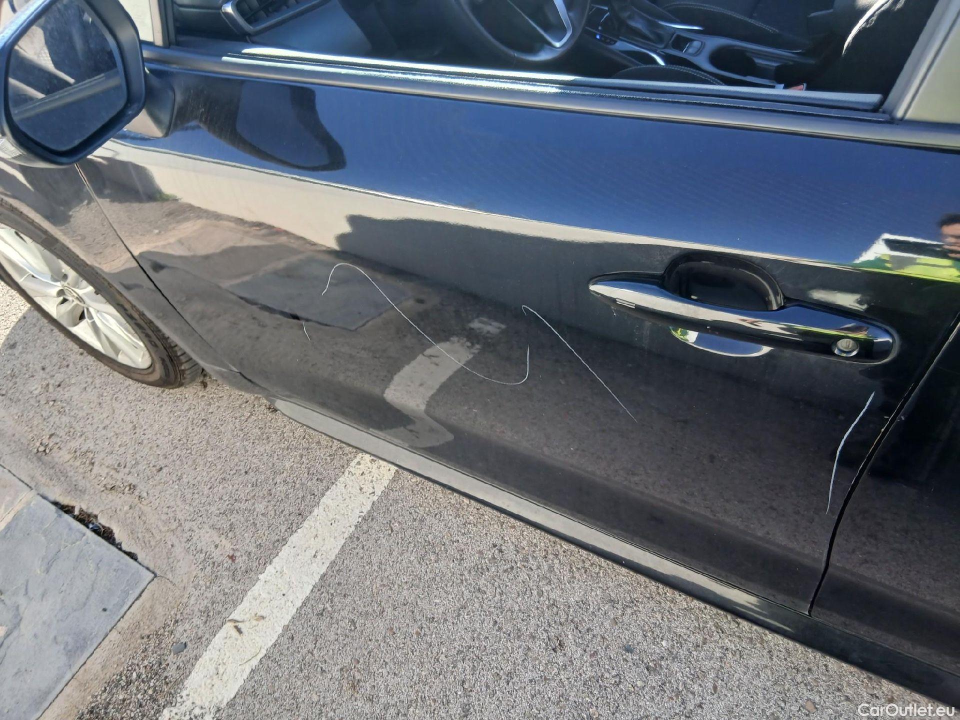  Toyota  Corolla TOYOTA  / 2019 / 5P / familiar 140H Active Plus Touring Sport #10