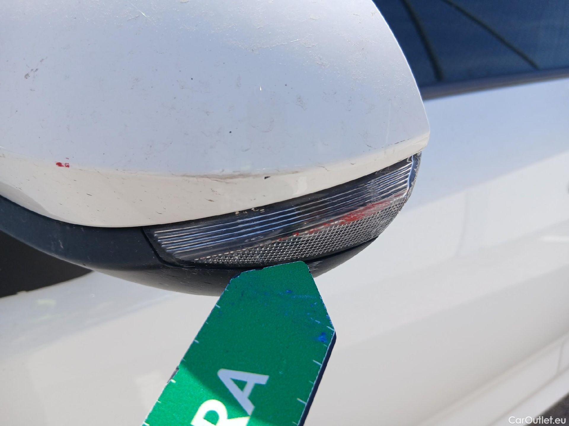  Toyota  Corolla TOYOTA  / 2019 / 5P / familiar 1.8 125H ACTIVE TECH E-CVT TOU SPORT #19