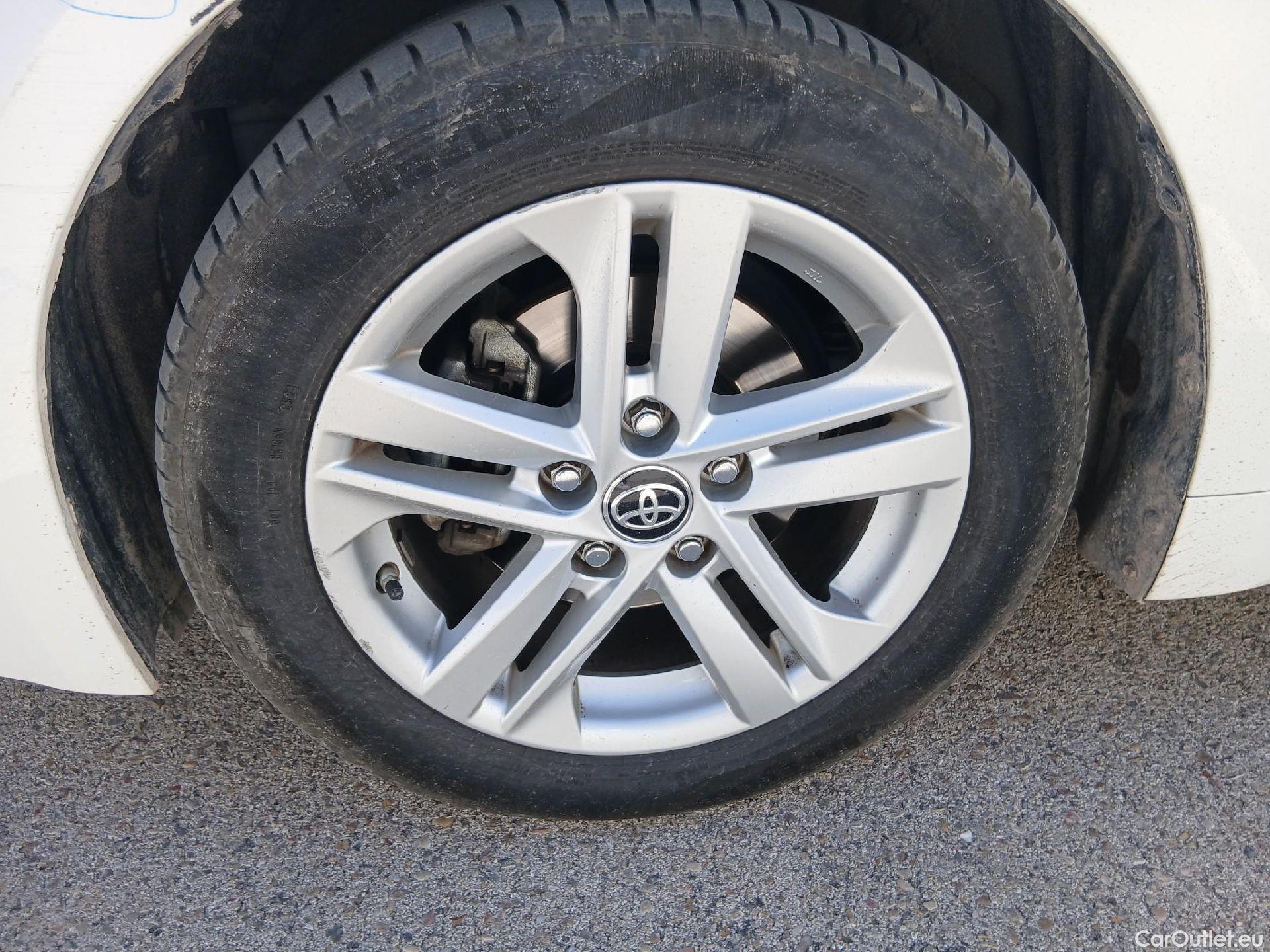  Toyota  Corolla TOYOTA  / 2019 / 5P / familiar 1.8 125H ACTIVE TECH E-CVT TOU SPORT #16