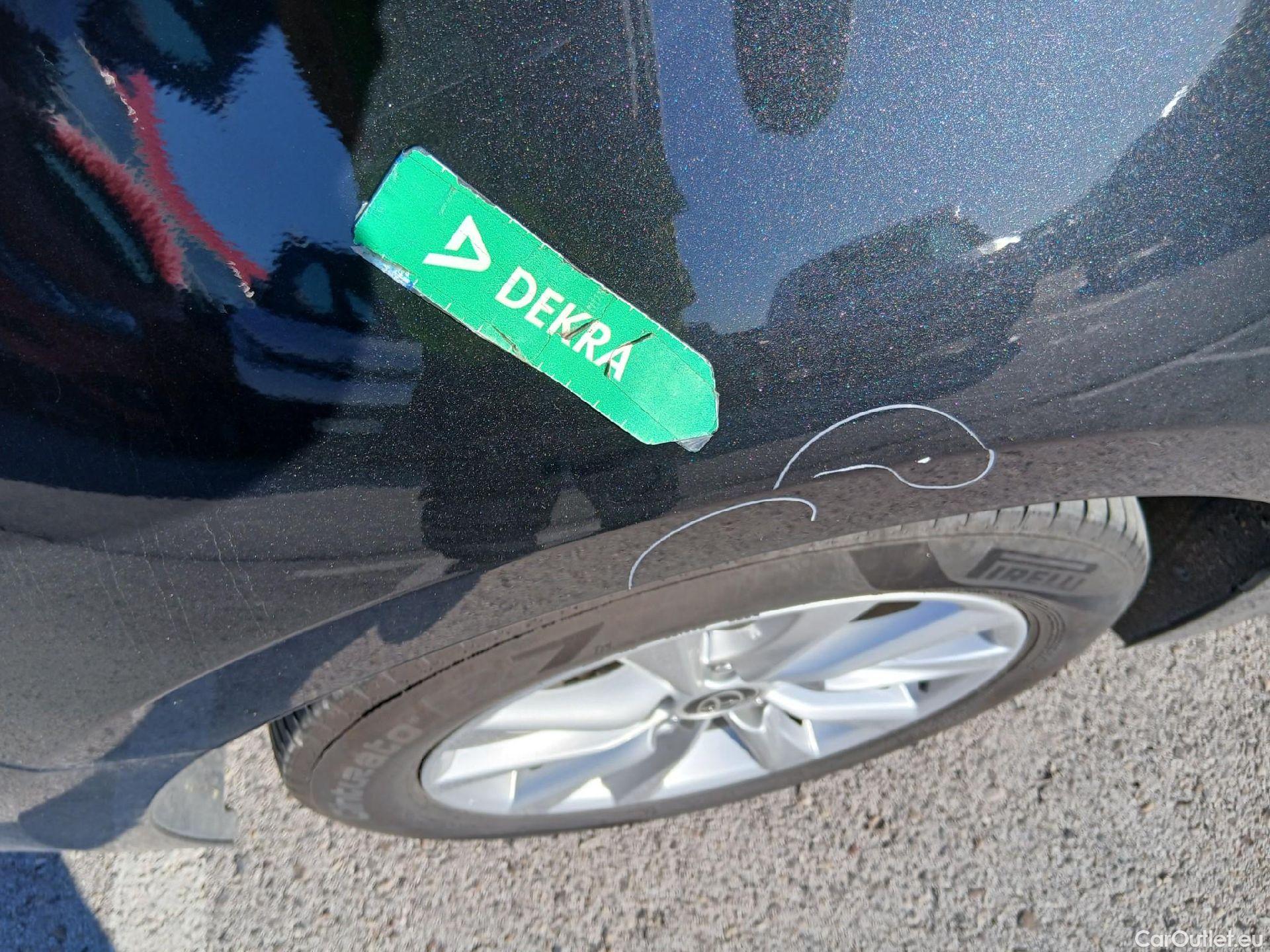  Toyota  Corolla TOYOTA  / 2019 / 5P / familiar 140H Active Plus Touring Sport #25