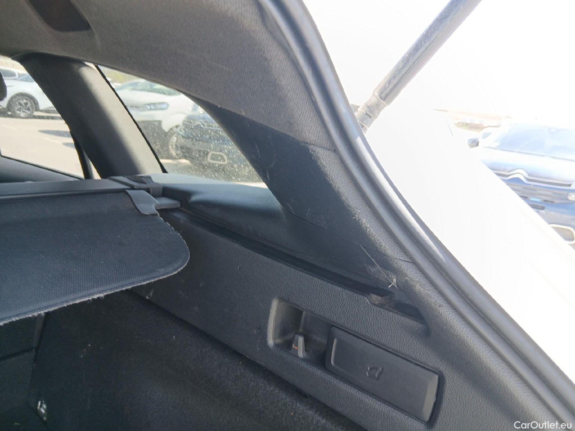  Toyota  Corolla TOYOTA  / 2019 / 5P / familiar 1.8 125H ACTIVE TECH E-CVT TOU SPORT #40