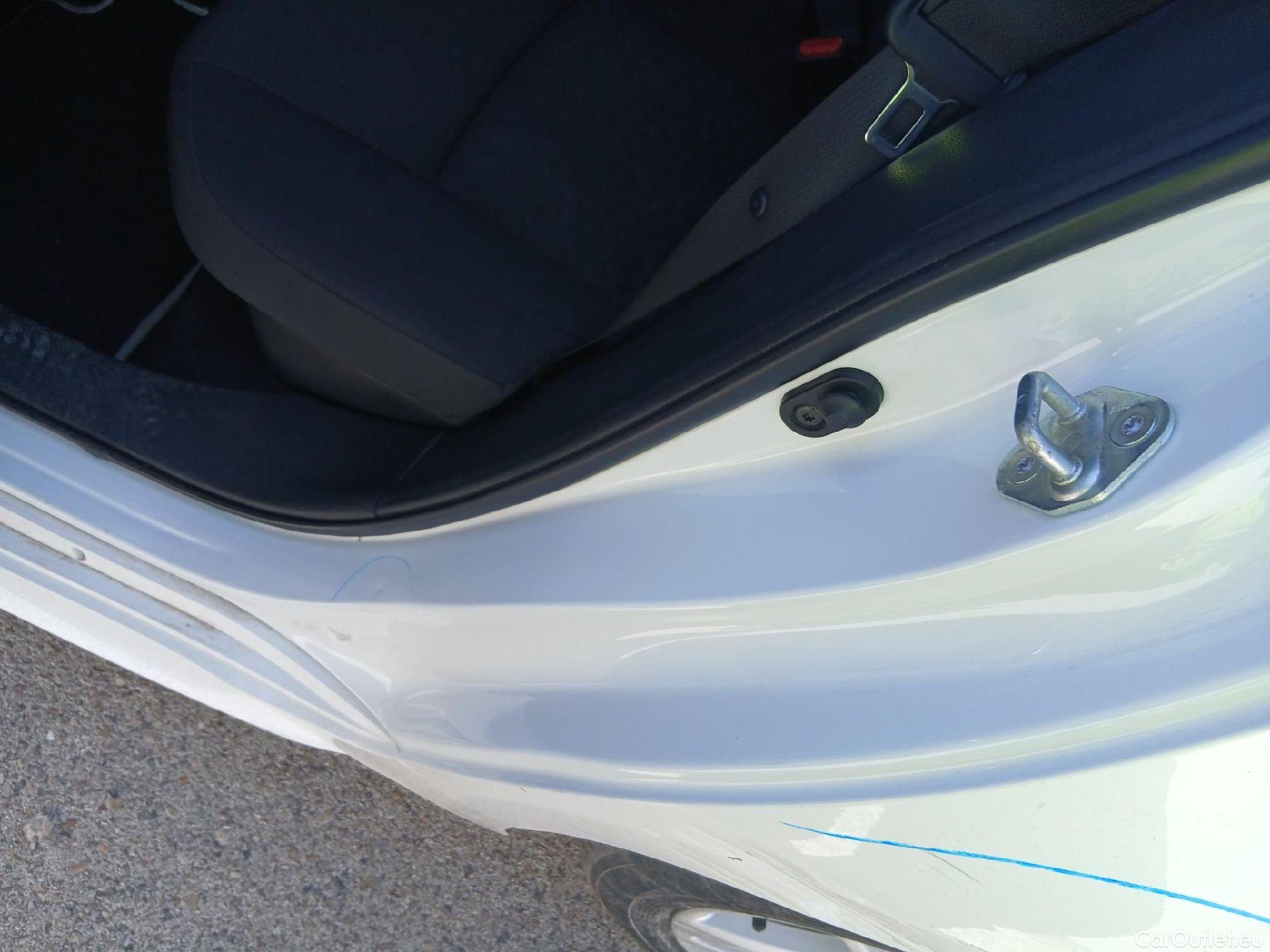  Toyota  Corolla TOYOTA  / 2019 / 5P / familiar 1.8 125H ACTIVE TECH E-CVT TOU SPORT #32