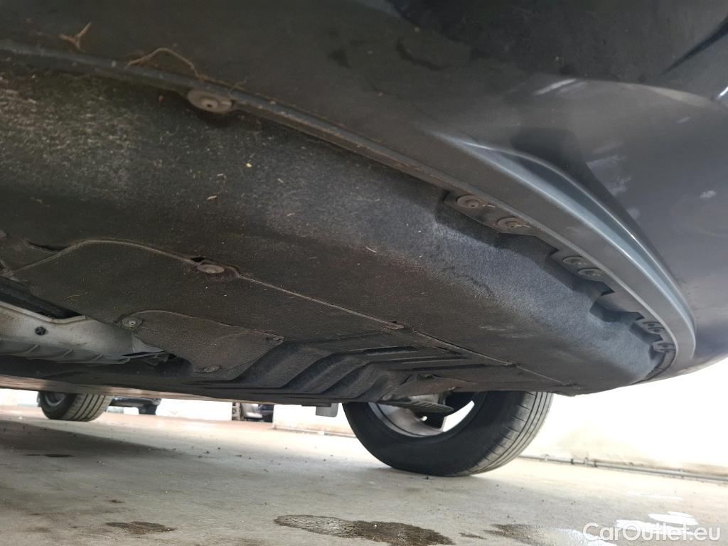  Audi  Q8  Sportback e-tron 50 quattro S line 95kWh BVA #2