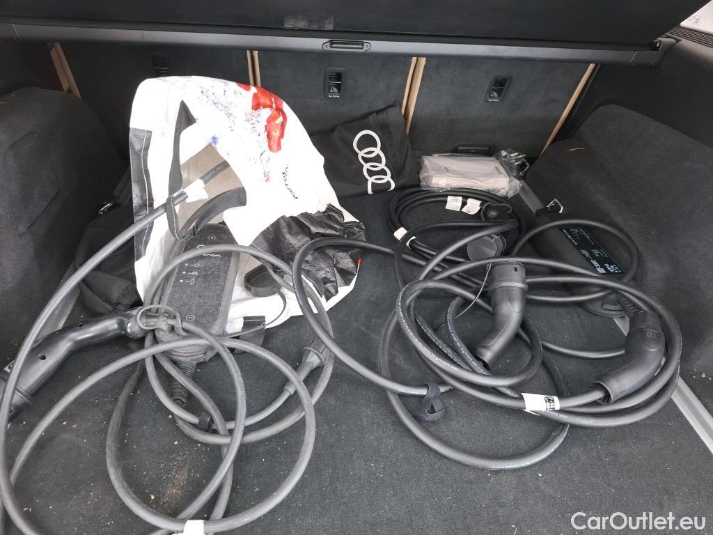  Audi  Q7 AUDI  / 2019 / 5P / SUV 55 TFSIe 380ch quattro Tiptronic8 Avus #28